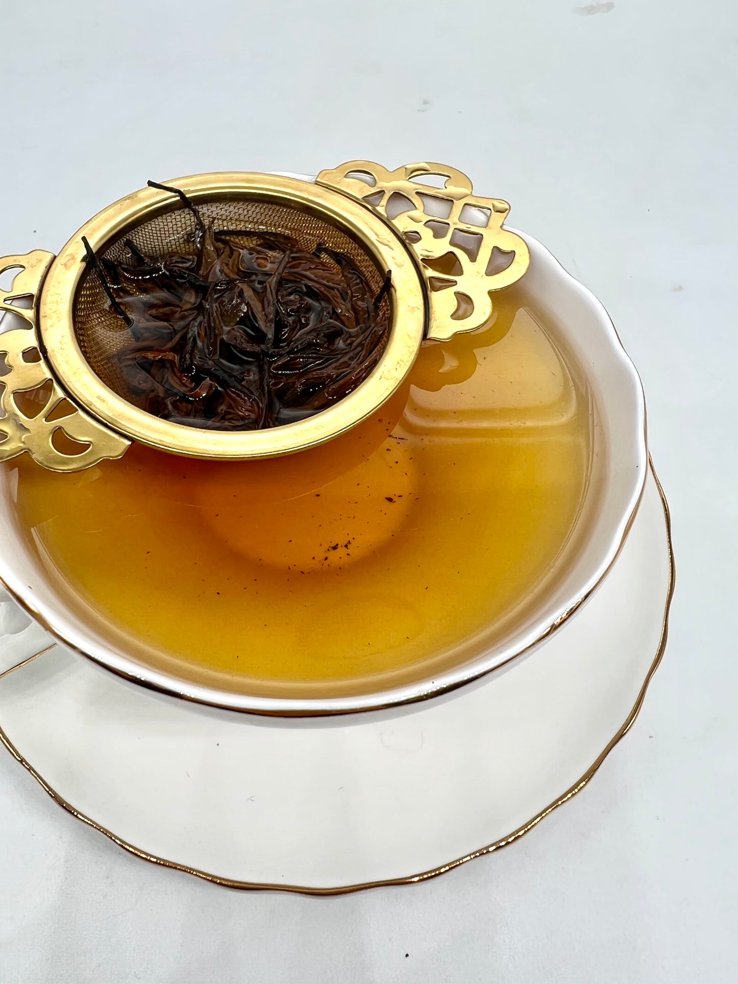 Golden Needle Yunnan Black Tea | Yunnan Tuocha / Zouji